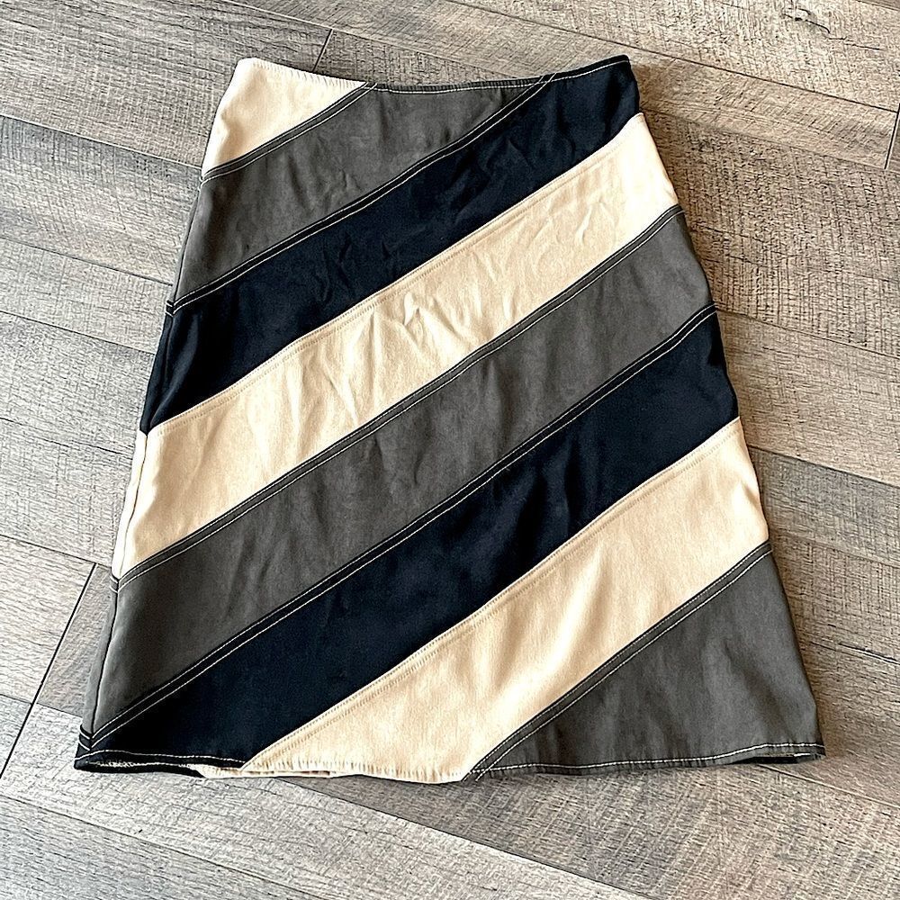 Vintage (1999) Zinc Calf Length Skirt. Size 5.